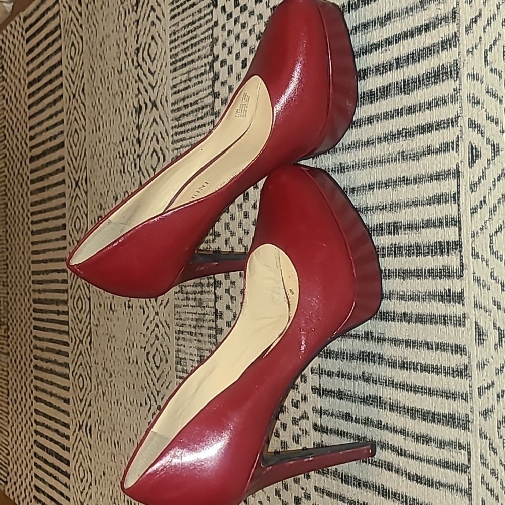 Red platform pumps Gianni lightly worn​​​​​